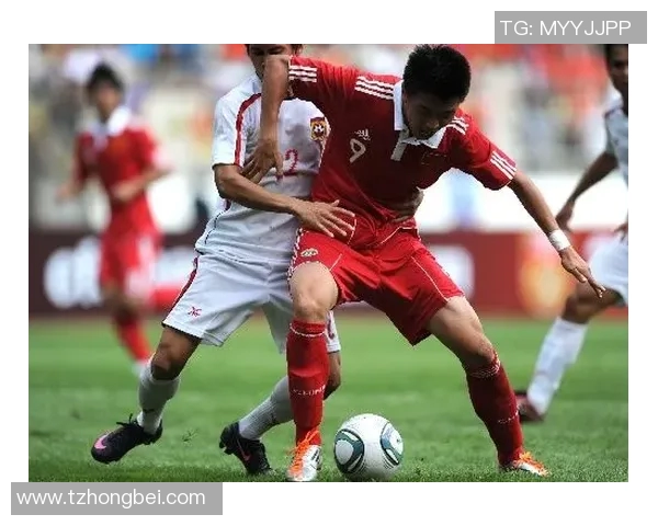 男子足球明星风采展现与成就回顾的精彩图文集锦